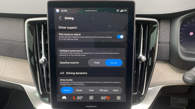 Volvo XC90 2.0 T8 PHEV Ultra Dark 5dr AWD Geartronic Estate